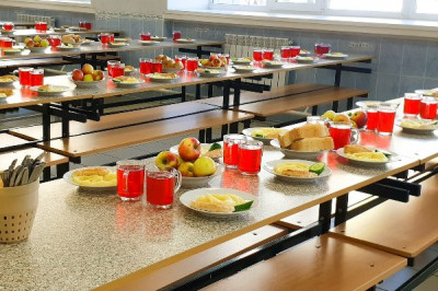 «Единая Россия» мониторит обеспечение горячим питанием в школах