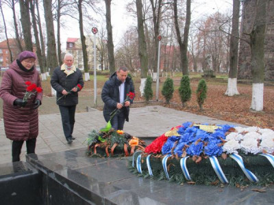 Единороссы региона провели мероприятия в День Неизвестного Солдата
