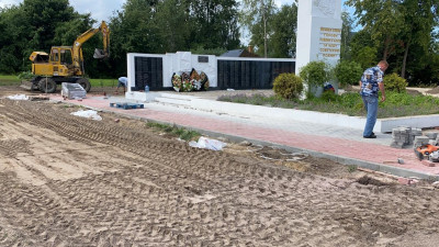 Начат ремонт воинского мемориала в посёлке Петрово