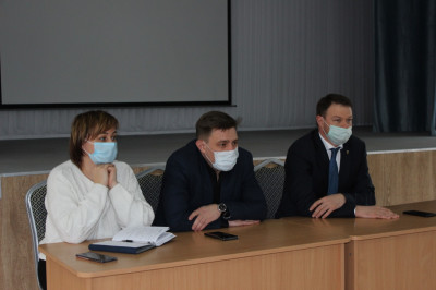 Единороссы обсудили медицинское облуживание в Янтарном