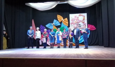 Единороссы Правдинска поздравили женщин с праздником