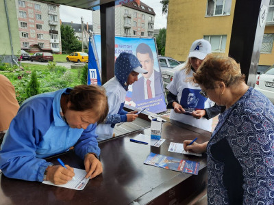Единороссы Гурьевска провели сбор наказов для губернатора региона