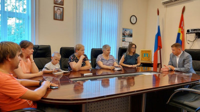 Единороссы Янтарного провели приёмку образовательных учреждений