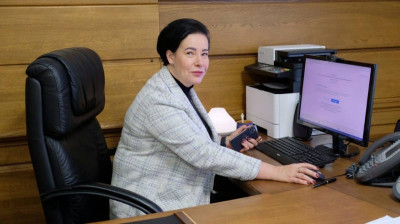 Елена Дятлова проголосовала на выборах губернатора
