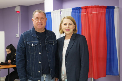Андрей Мохнов проголосовал на своем избирательном участке