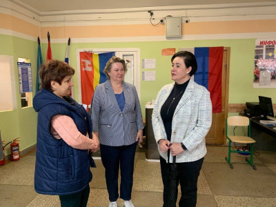 Елена Дятлова проинспектировала избирательные участки Калининграда