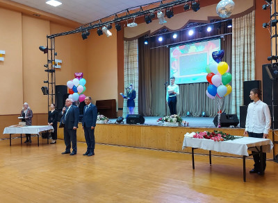 Депутаты Заксобрания поздравили учителей области