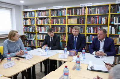 Единороссы приняли участие в присвоении имени библиотеке