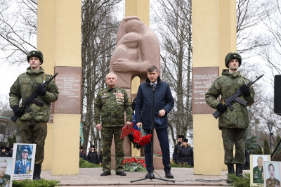 Единороссы почтили память россиян, исполнявших служебный долг в ДРА
