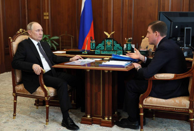 Путин поддержал предложения выравнять денежное довольствие для бойцов
