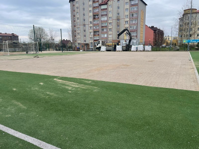 Алексей Якимов провел мониторинг ремонта футбольного поля