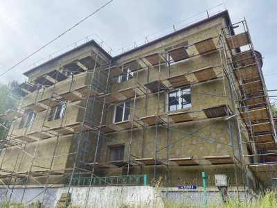 Сергей Булычев проверил ход ремонта детского сада