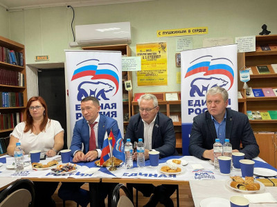 Калининградские единороссы провели встречу с депутатами Горсовета