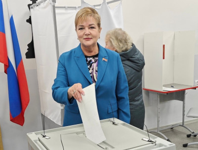 Нина Фёдорова приняла участие в голосовании