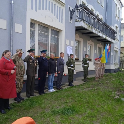 Единороссы открыли памятную доску погибшим пограничникам