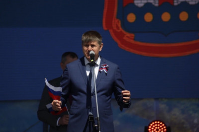 «Единая Россия» поздравляет жителей регионов с Днём России