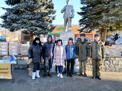Единороссы Правдинска собрали гуманитарную помощь