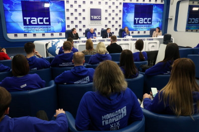 «ЕР» и МГЕР запустили федеральный образовательный проект «ПолитЗавод»