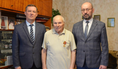Единороссы Советска поздравили с юбилеем ветерана
