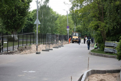 В рамках народной программы партии продолжается ремонт тротуаров