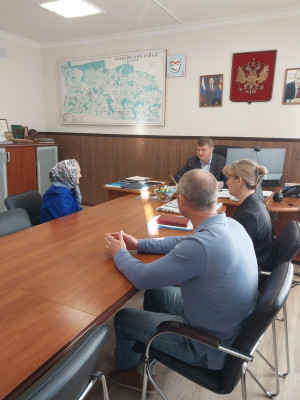Владимир Устинов провел личный прием граждан