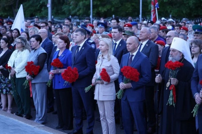 Единороссы Калининграда зажгли «Свечи памяти»