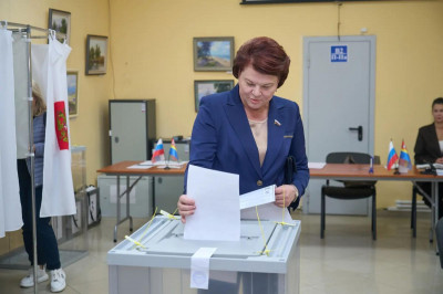 Марина Оргеева проголосовала на своём избирательном участке